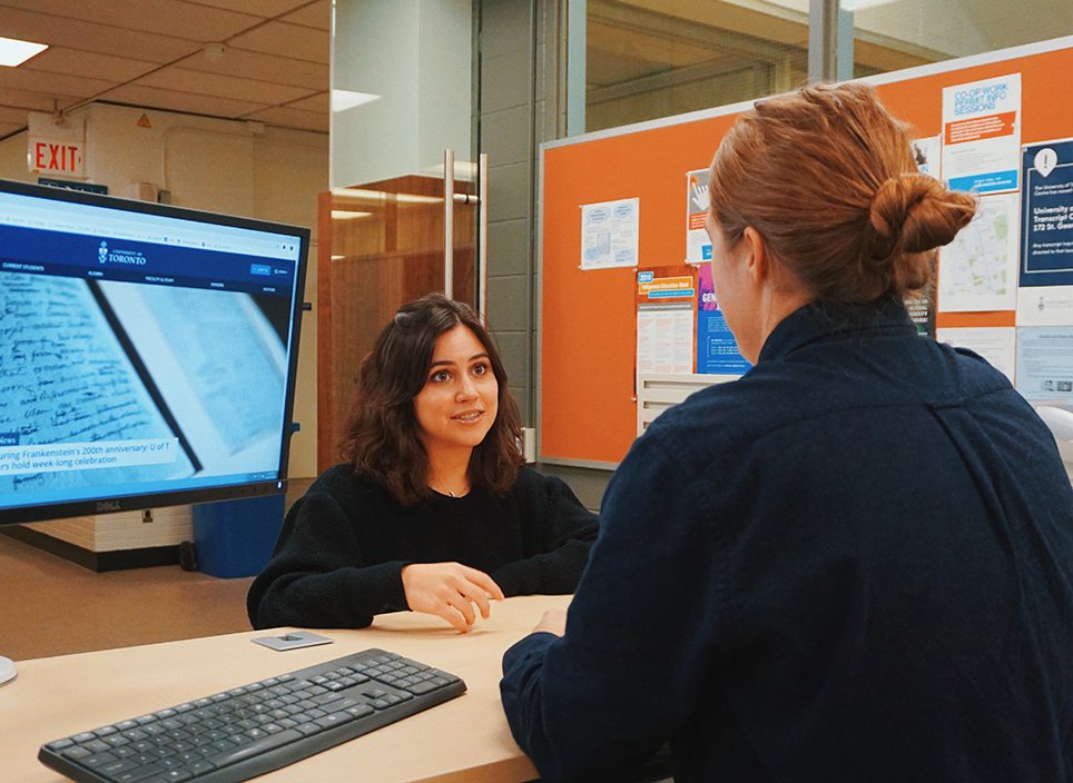 Student meeting with advisor in Registrar's Office