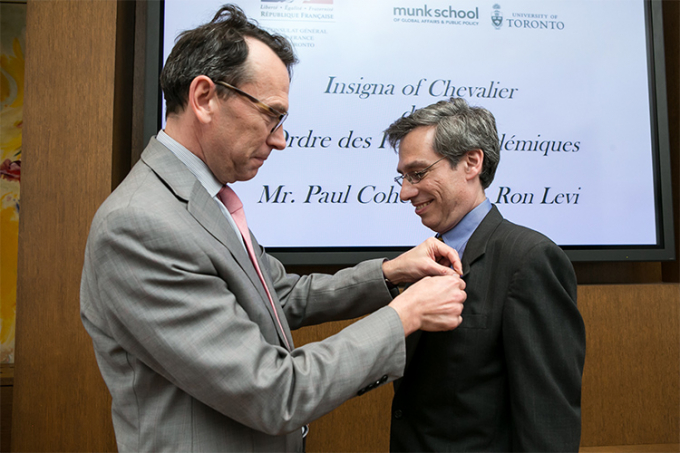 Paul Cohen receives his Chevalier dans l’Ordre des Palmes académiques honour