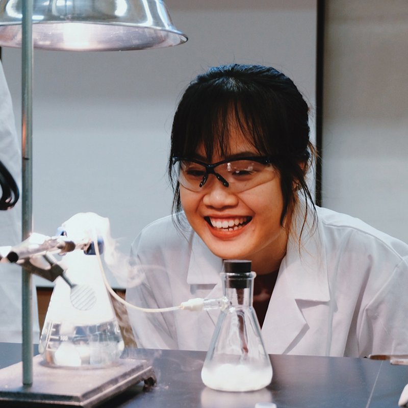 A female student in research lab