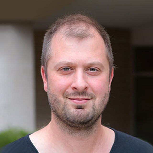 Headshot of Andrei Swidinsky