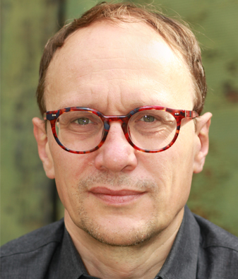 Headshot of Dirk Bernhardt-Walther 
