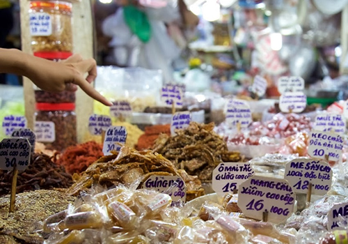 Dried seafood at Ben Thanh Market