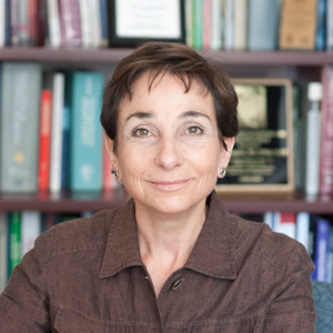 Headshot of Eva Grunfeld
