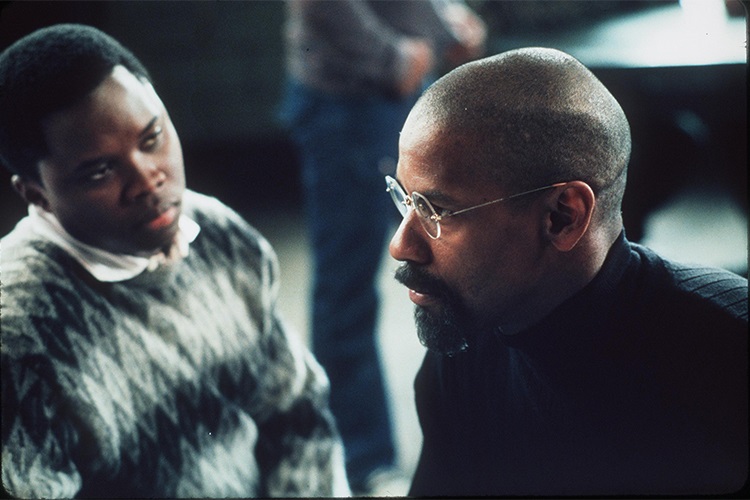 Film Still: Vicellous Reon Shannon (left) plays Lesra Martin opposite Denzel Washington as Rubin “Hurricane” Carter in the 1999 film The Hurricane 