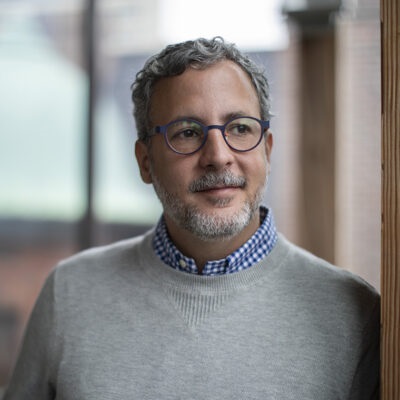 Headshot of Gustavo Bobonis