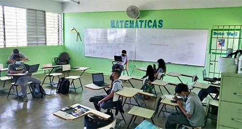 A elementary mathematics classroom in Puerto Rico.