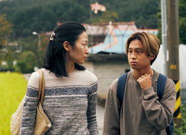 So-young (played by Choi Seung-yoon), a Korean single mother raising her adolescent son, Dong-hyun (played by Ethan Hwang), in the suburbs of Canada during the 90s.