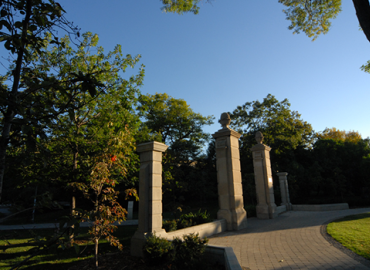 Bennett Gates on Philosopher&amp;#039;s walk