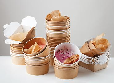 A pike of take out food containers