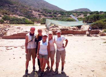 Paula Gheorghiade, Charlotte Scott, Kaitlyn Smid, Cristina Savulov and Hannah Danielson at site in Crete.