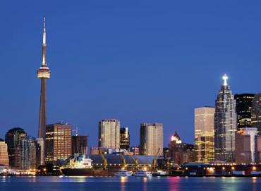 The Toronto skyline at night