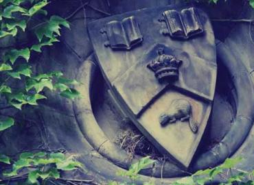 U of T crest in stone