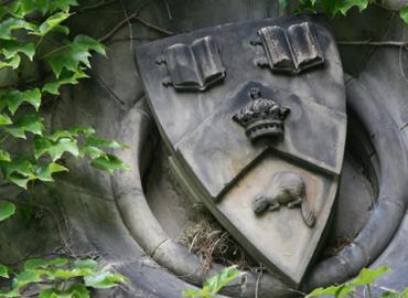 U of T Crest