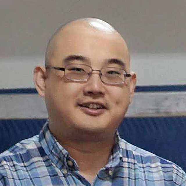 Ziqing Hong.